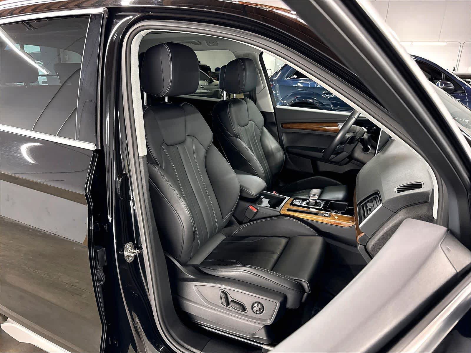 Used 2024 Audi Q5 e Premium AWD/4WD image 10