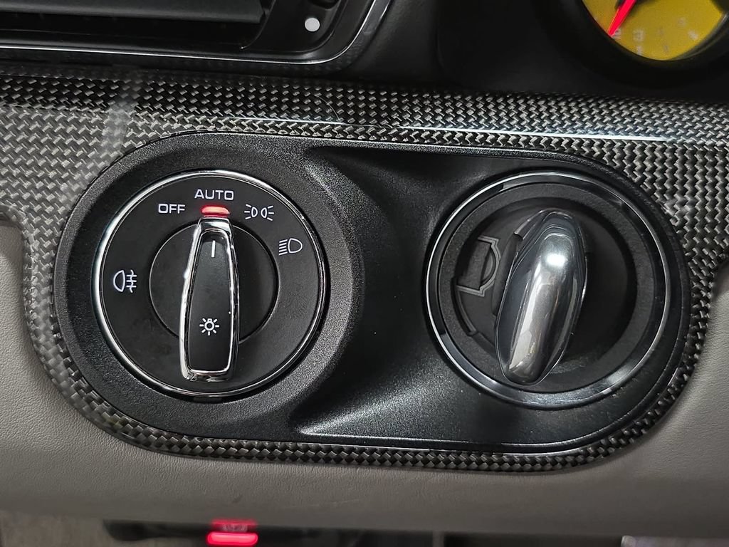 Certified 2015 Porsche 911 Turbo S AWD/4WD image 22