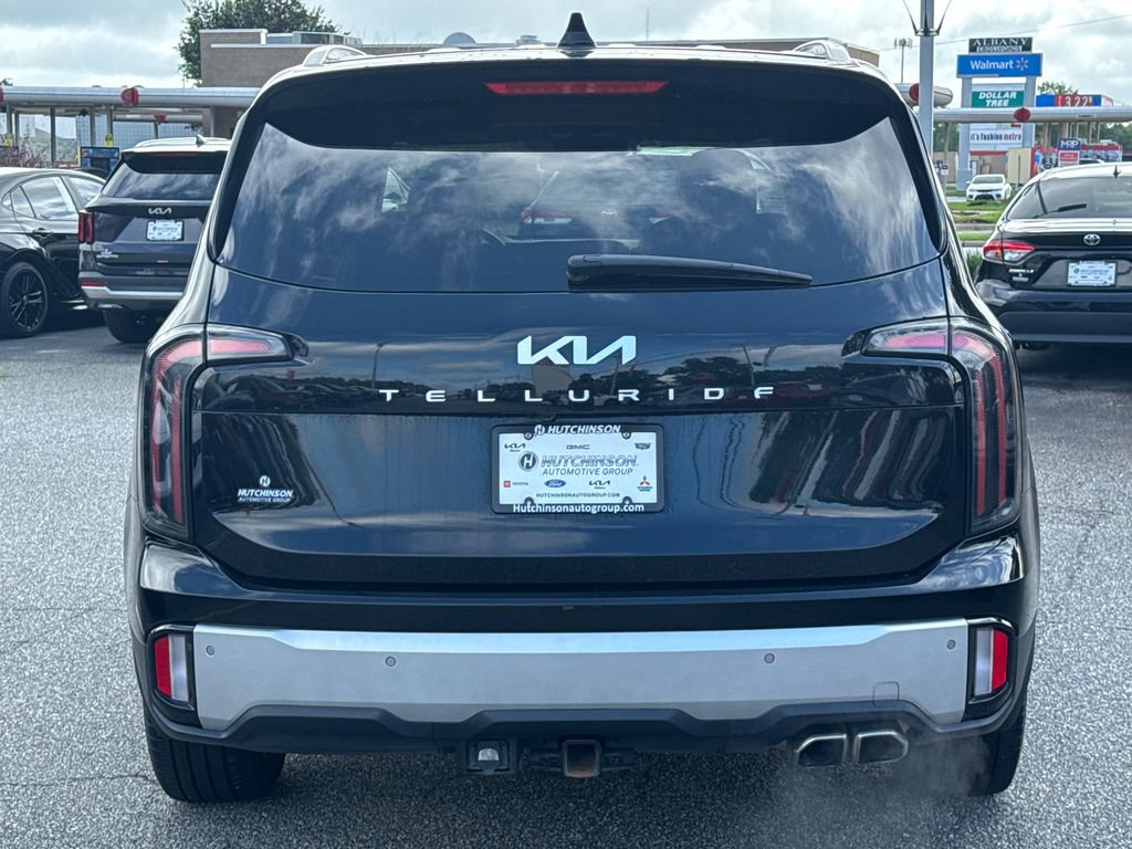 Certified 2024 Kia Telluride EX w/ EX Captain's Chair Package FWD image 4