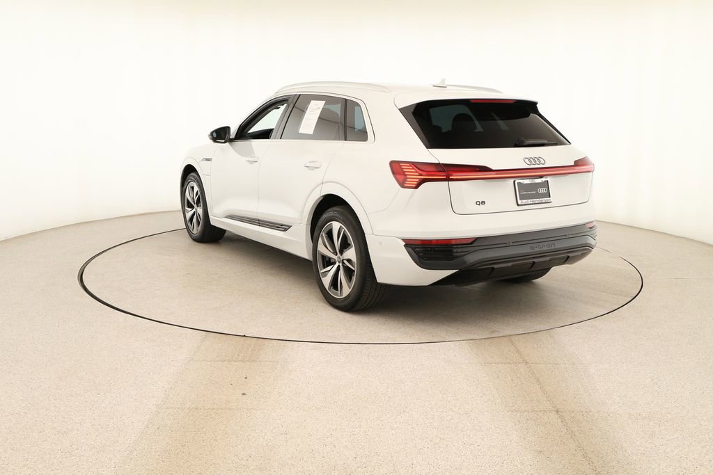 Used 2024 Audi Q8 e-tron Premium Plus w/ Premium Plus Package AWD/4WD image 4