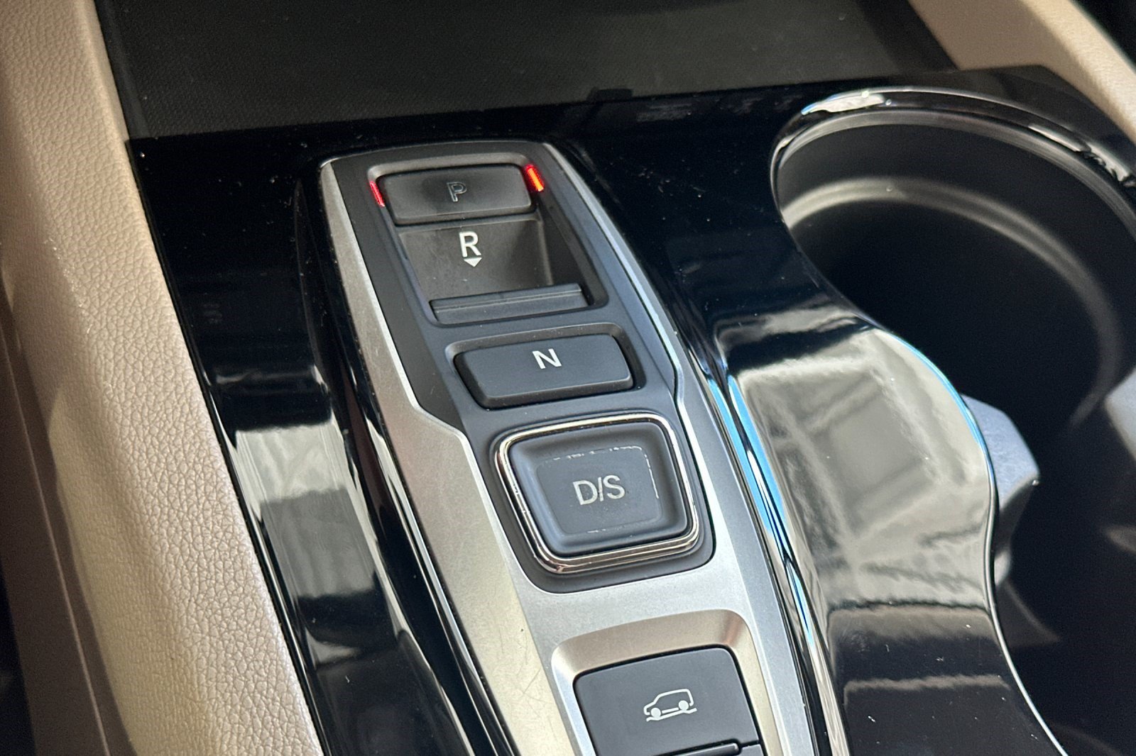 Used 2016 Honda Pilot Touring image 27