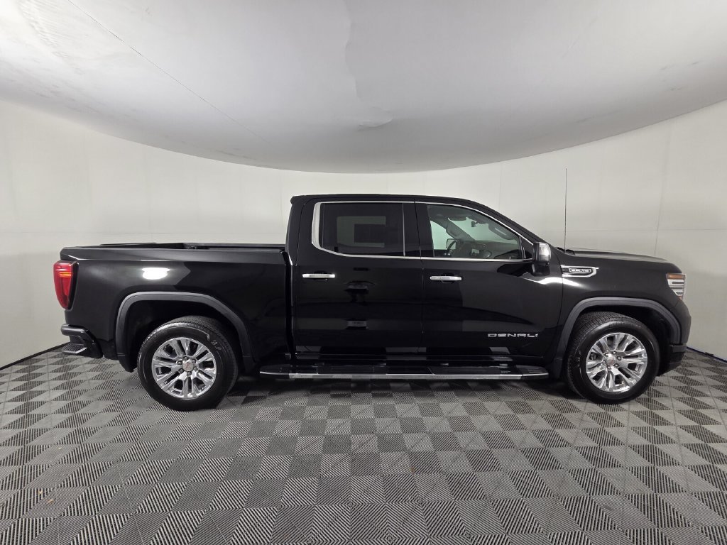 Used 2024 GMC Sierra 1500 Denali w/ Technology Package RWD image 4