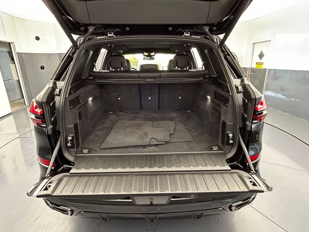 Used 2024 BMW X5 sDrive40i w/ M Sport Package image 40