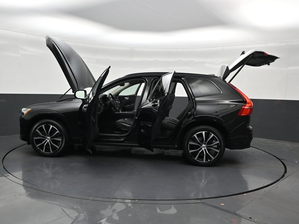 Used 2024 Volvo XC60 B5 Plus w/ Protection Package Premier AWD/4WD image 35