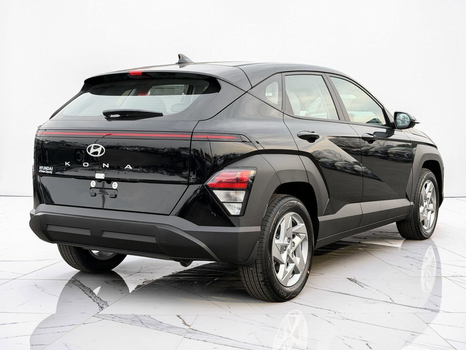 New 2026 Hyundai Kona SE image 2