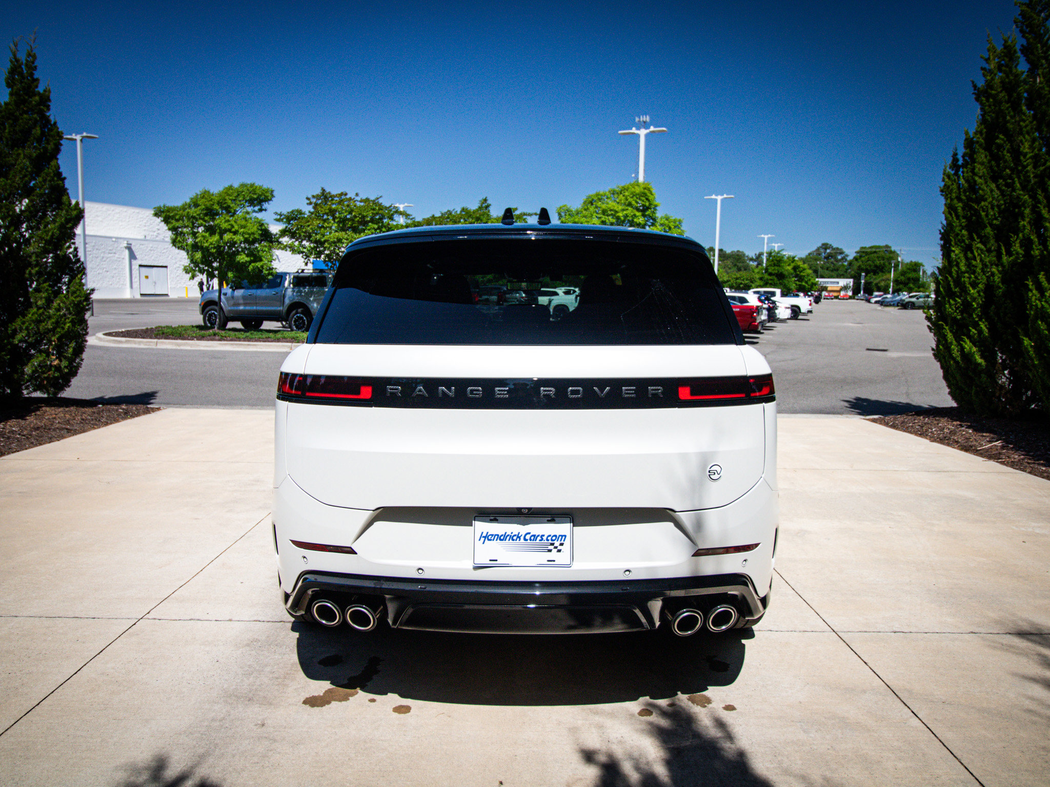 Used 2024 Land Rover Range Rover Sport AWD/4WD image 9