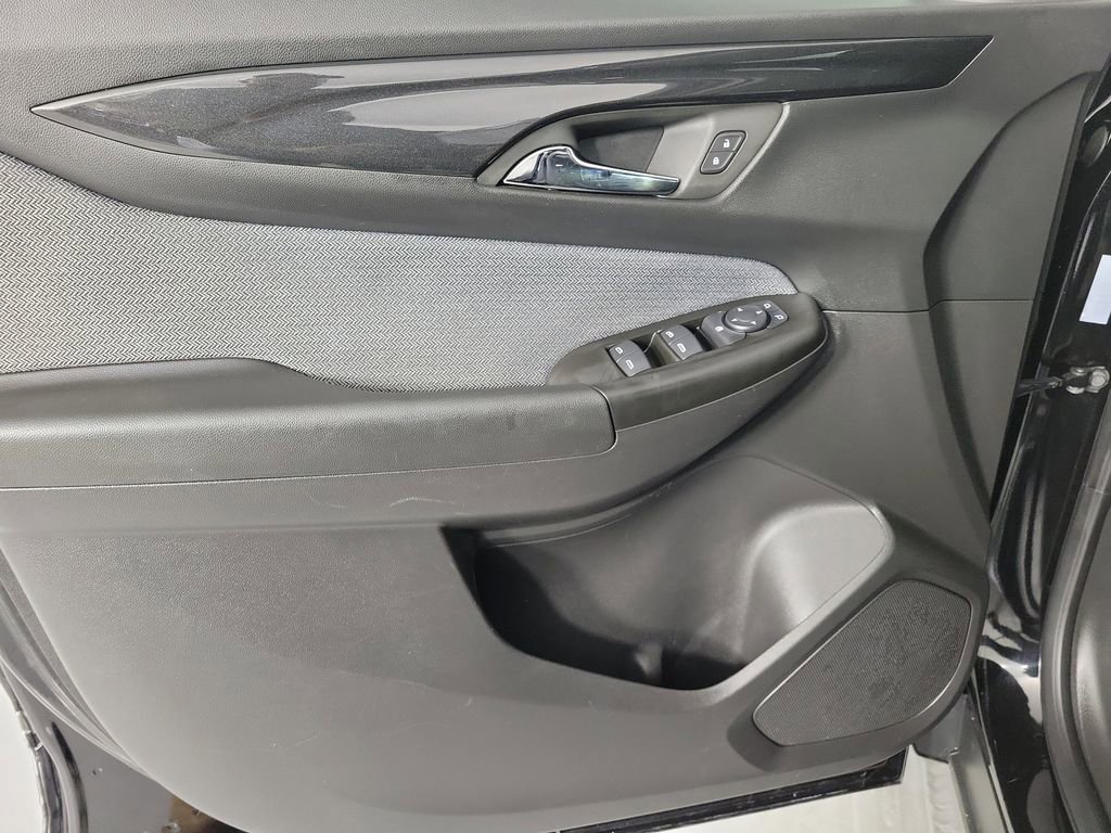 Used 2025 Chevrolet TrailBlazer LT image 17