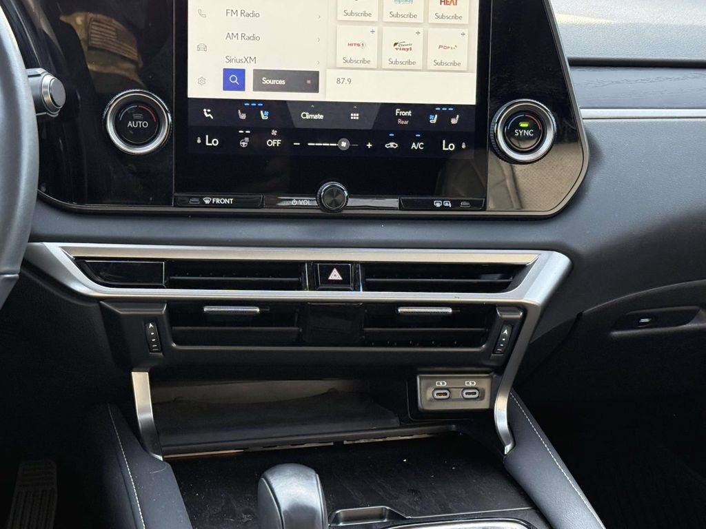 Used 2025 Lexus RX 350 Premium w/ Accessory Package AWD/4WD image 19