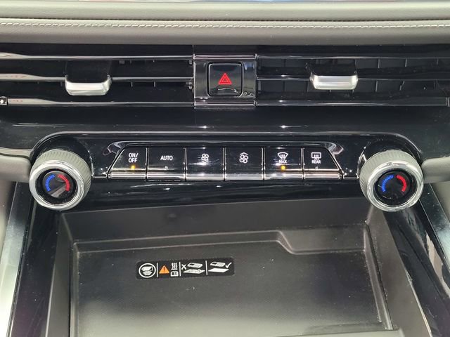 Used 2025 Chevrolet Suburban Z71 image 25