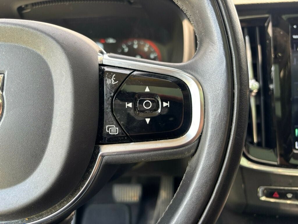 Used 2019 Volvo S90 T6 Momentum AWD/4WD image 29