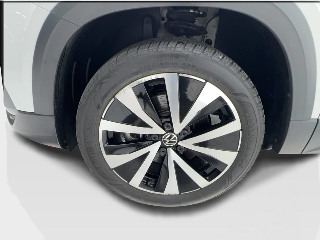 Used 2023 Volkswagen Taos SE FWD image 12