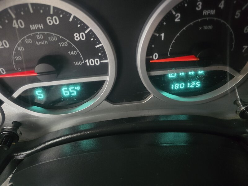 Used 2007 Jeep Wrangler Unlimited Sahara AWD/4WD image 23