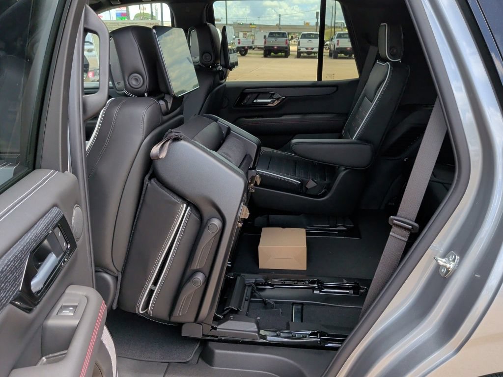 New 2026 GMC Yukon AT4 Ultimate AWD/4WD image 36