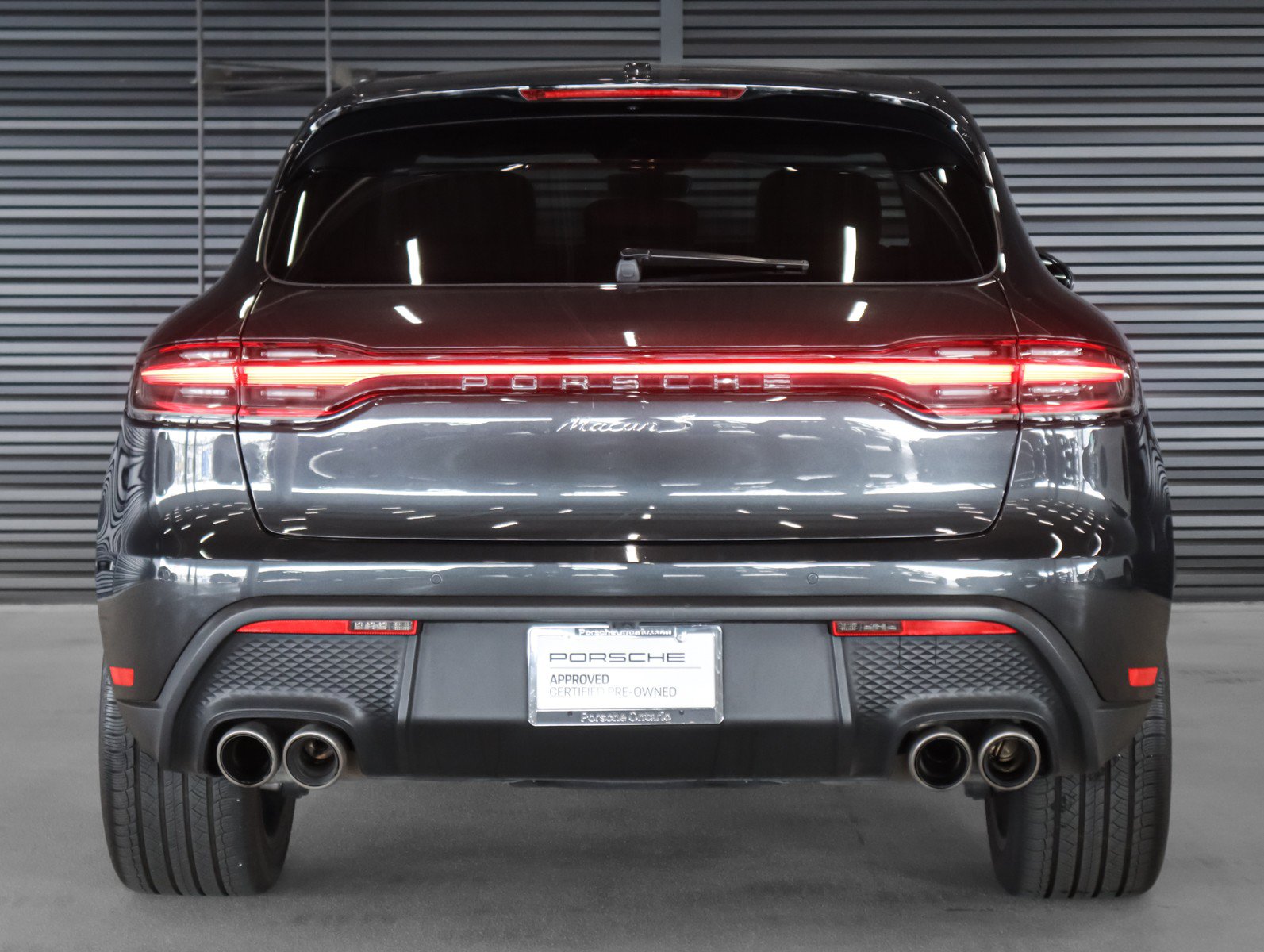 Certified 2024 Porsche Macan S AWD/4WD image 9