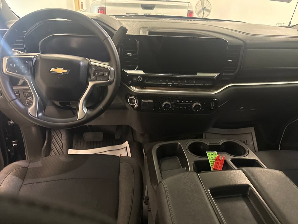 Used 2026 Chevrolet Silverado 1500 LT AWD/4WD image 13