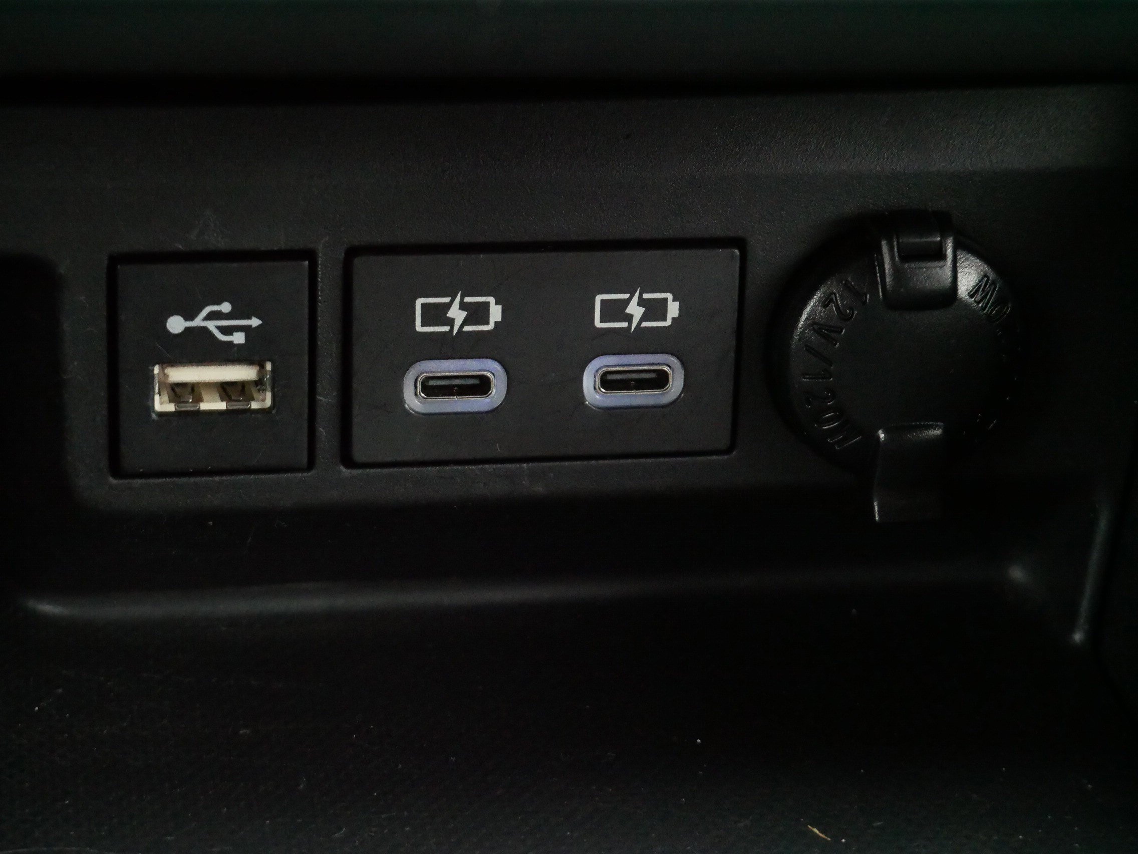 Certified 2024 Toyota Highlander LE image 33