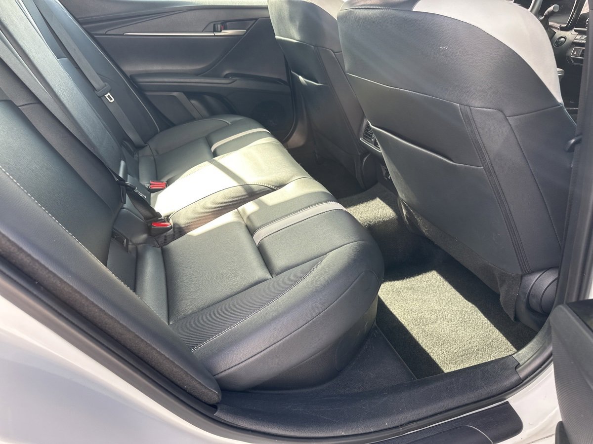Used 2025 Toyota Camry SE image 24