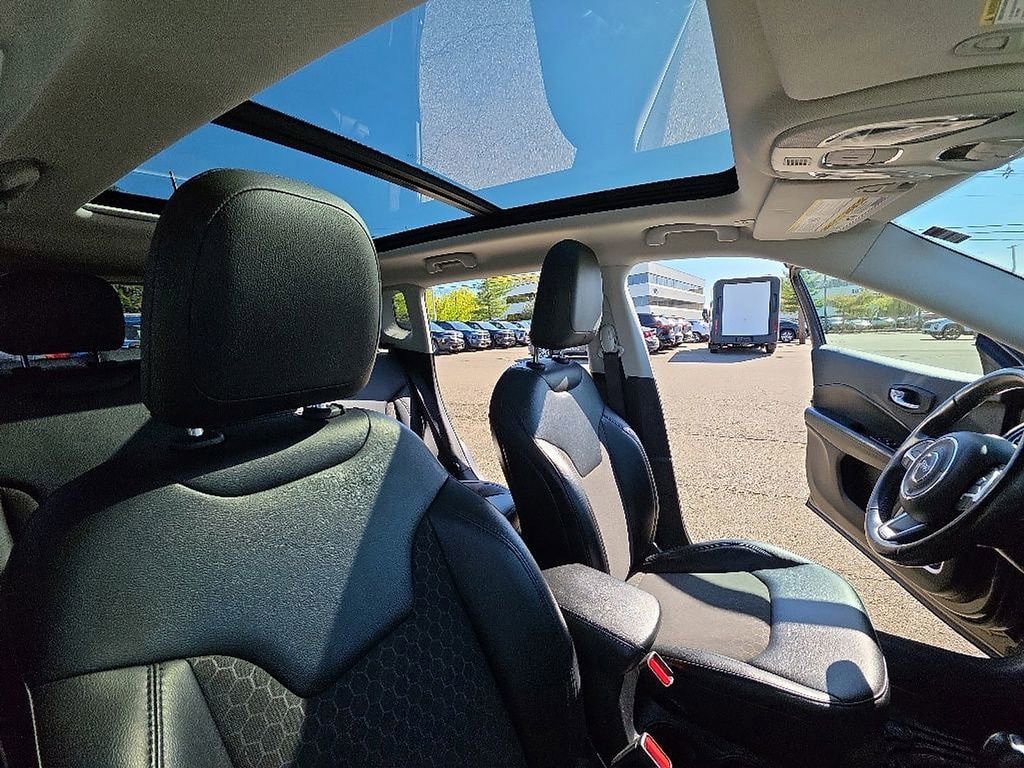 Used 2019 Jeep Compass Latitude AWD/4WD image 31