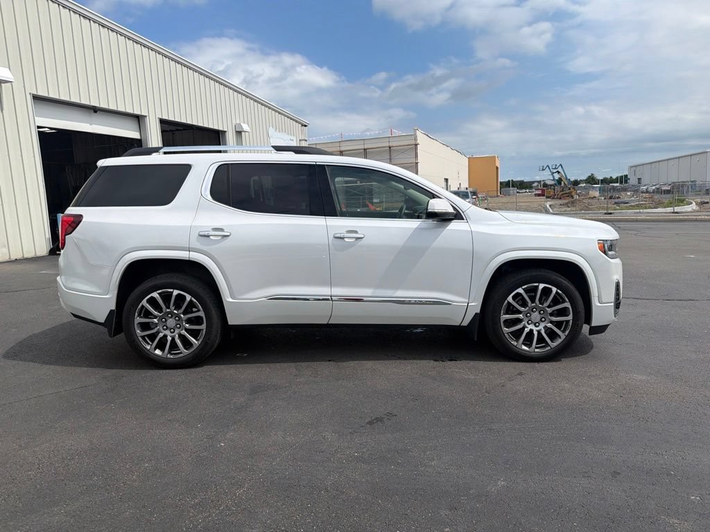 Used 2023 GMC Acadia Denali w/ Denali Ultimate Package AWD/4WD image 9