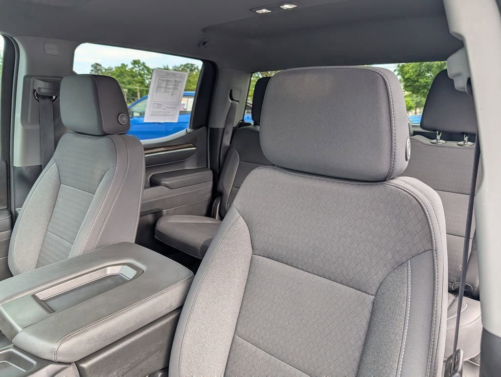 Used 2025 Chevrolet Silverado 1500 LT AWD/4WD image 10