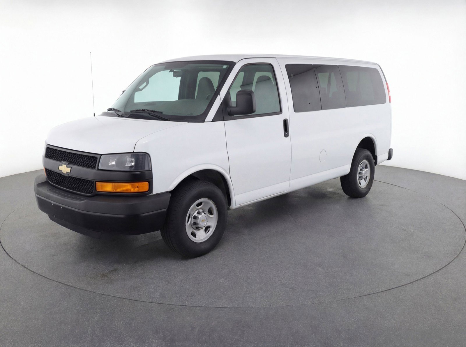 Used 2025 Chevrolet Express 3500 LT w/ LT Preferred Equipment Group image 3