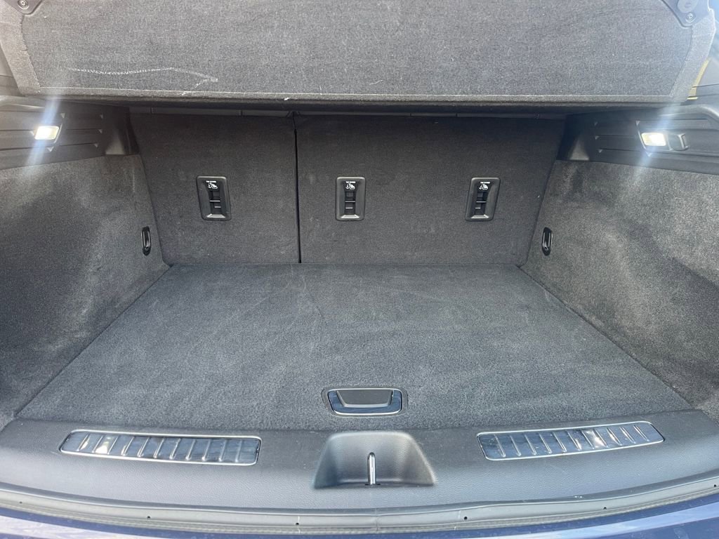 Used 2025 Cadillac XT4 Premium Luxury image 13