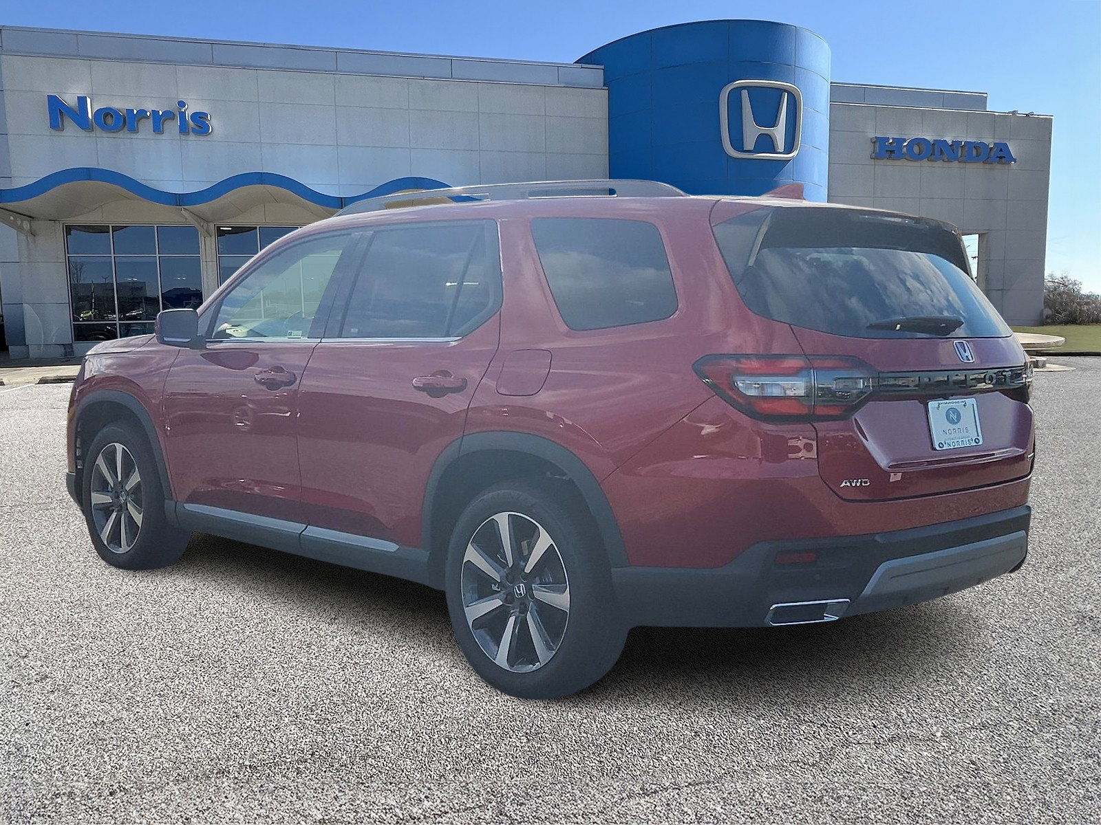 New 2025 Honda Pilot Touring image 3