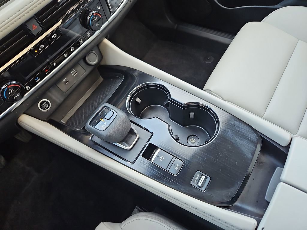 Used 2023 Nissan Rogue SL w/ SL Premium Package image 21