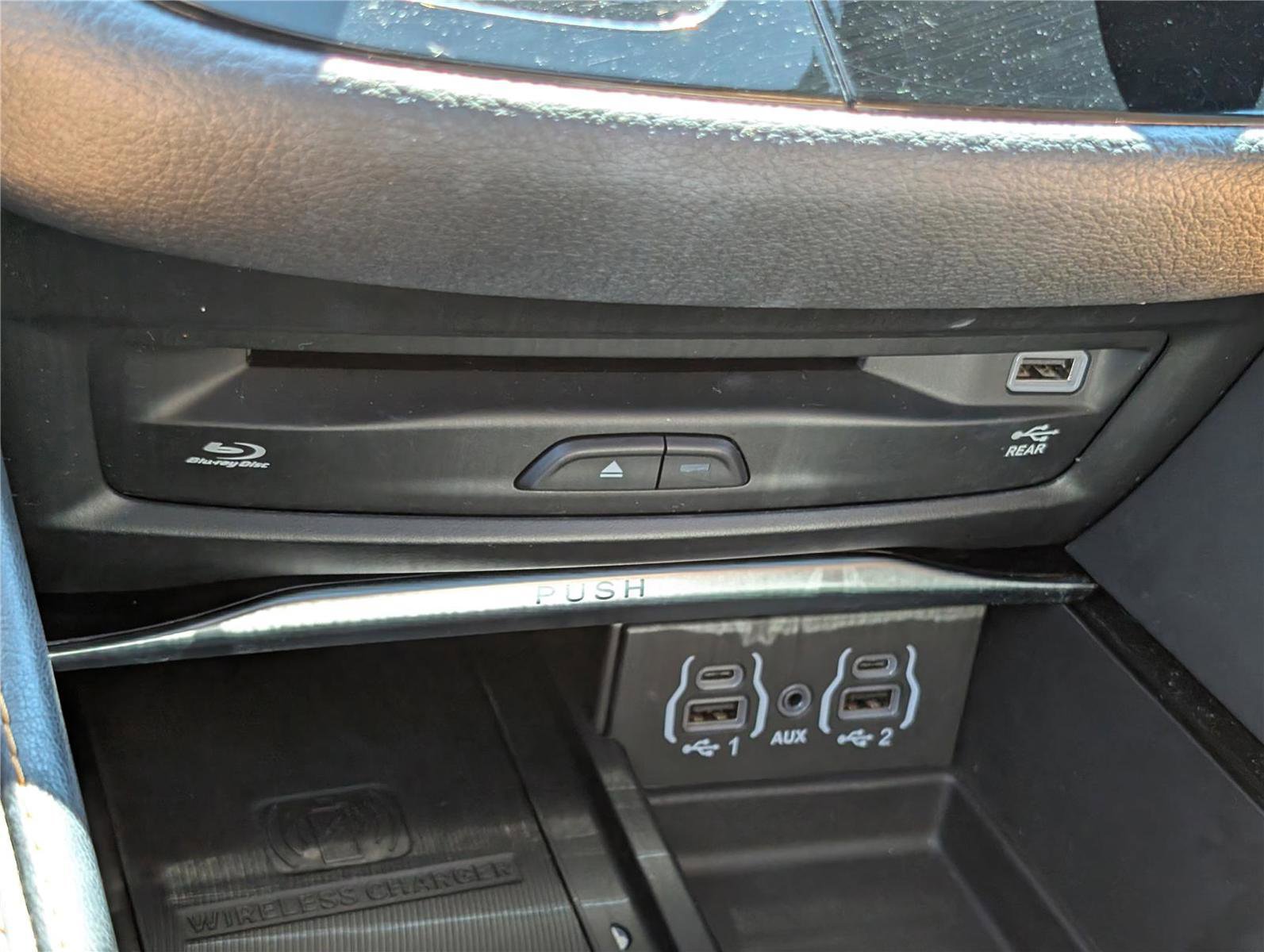 Used 2021 Chrysler Pacifica Pinnacle AWD/4WD image 33