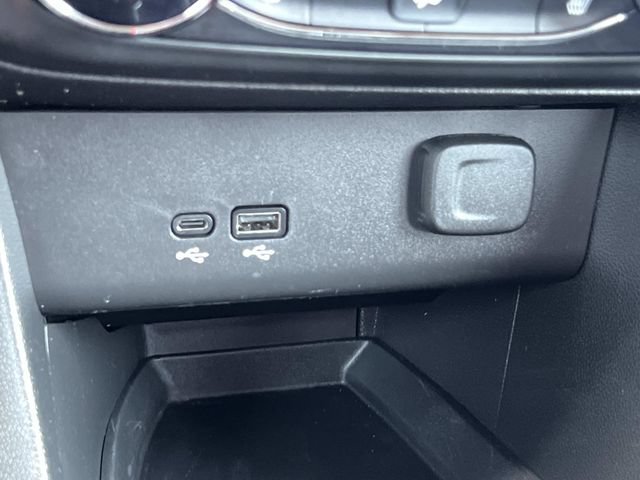 Certified 2024 Buick Encore GX Preferred w/ Comfort Package FWD image 24