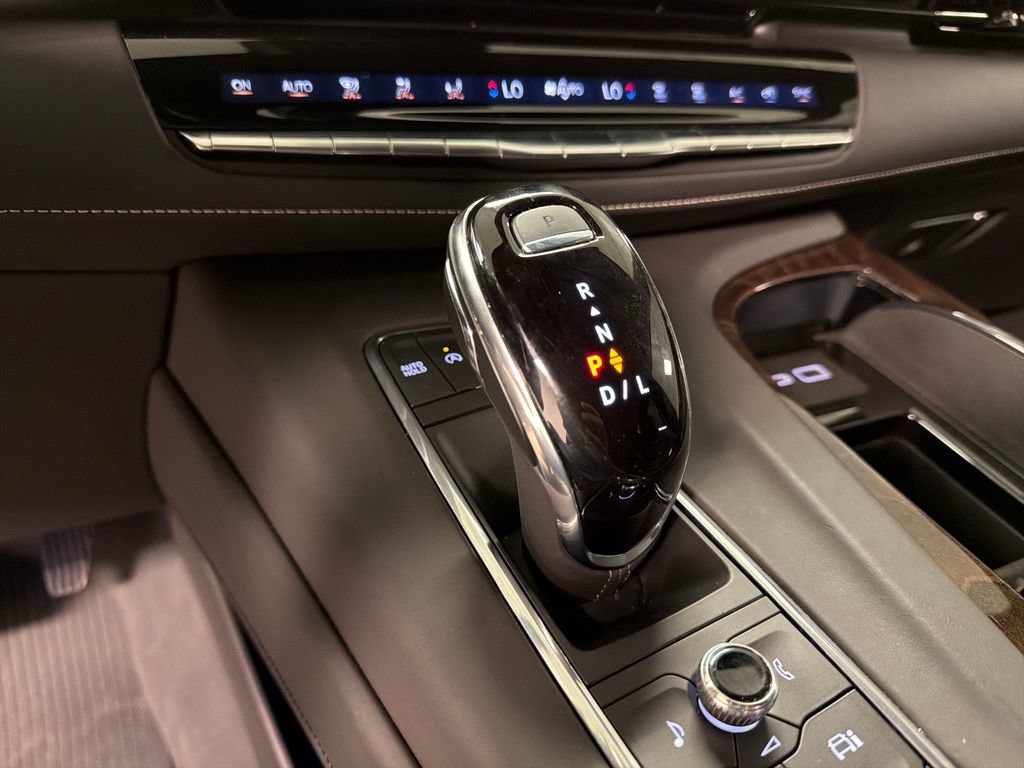 Used 2022 Cadillac Escalade Sport Platinum w/ Heavy-Duty Trailer Package AWD/4WD image 41