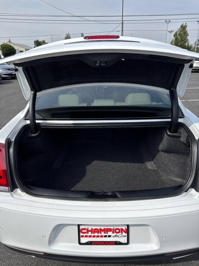 Used 2023 Chrysler 300 Touring L AWD/4WD image 13