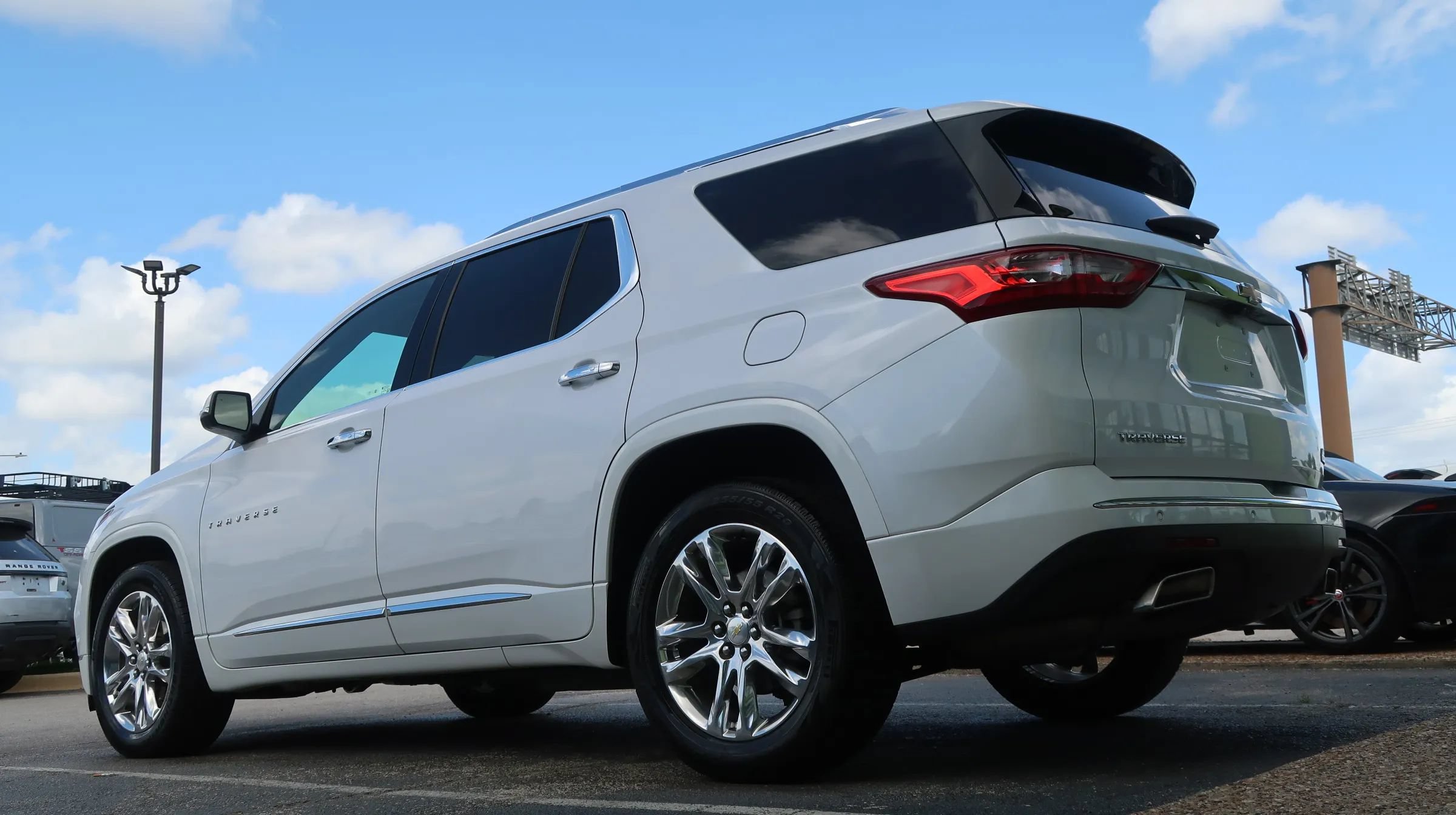 Used 2021 Chevrolet Traverse High Country FWD image 13