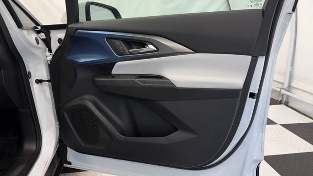 New 2025 Chevrolet Equinox EV LT FWD image 25