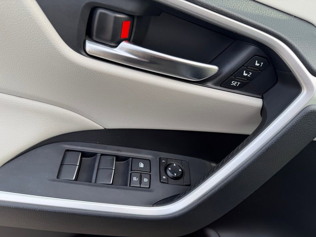 Used 2019 Toyota RAV4 XLE Premium w/ Cold Weather Package image 10