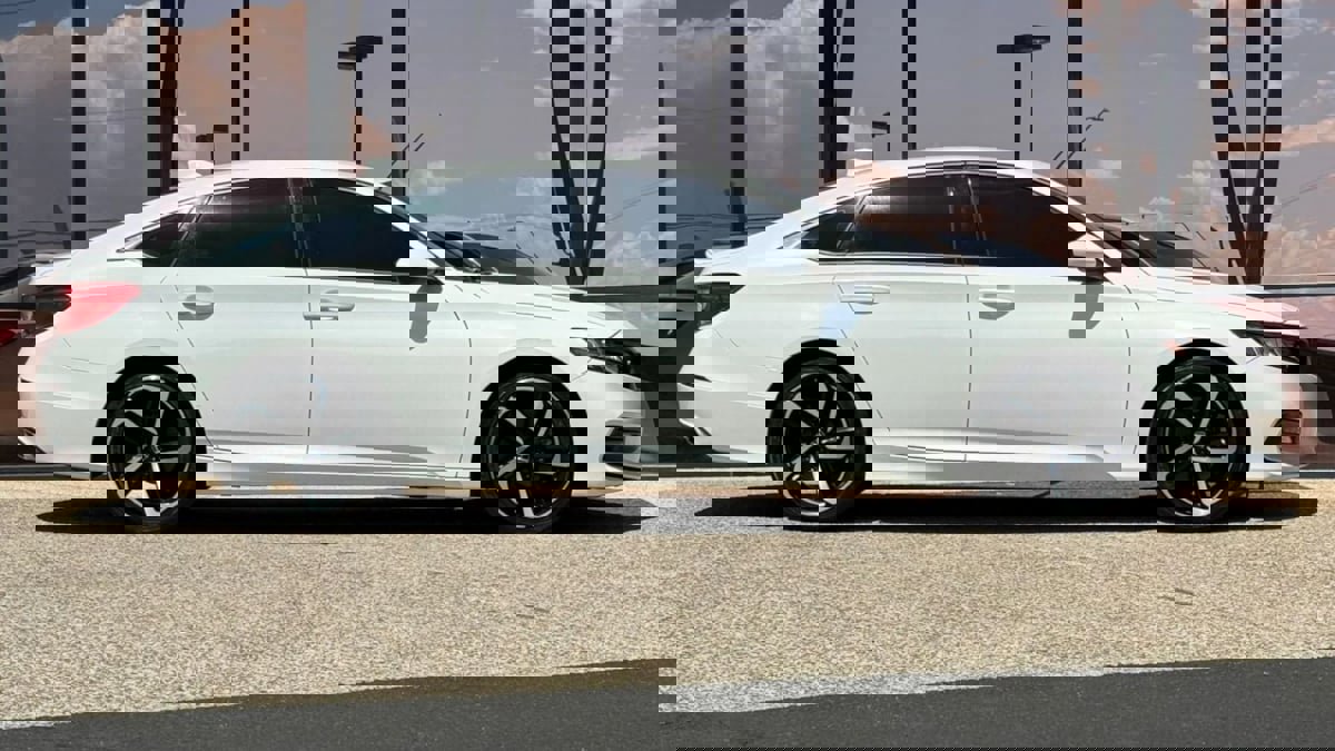 Used 2018 Honda Accord Sport image 19