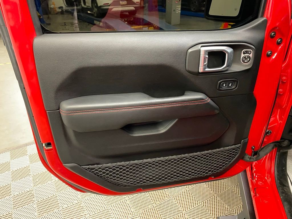 Used 2020 Jeep Gladiator Rubicon w/ Safety Group image 12