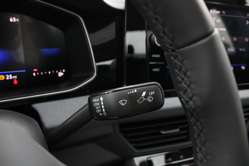 New 2027 Volkswagen Jetta SE FWD image 15