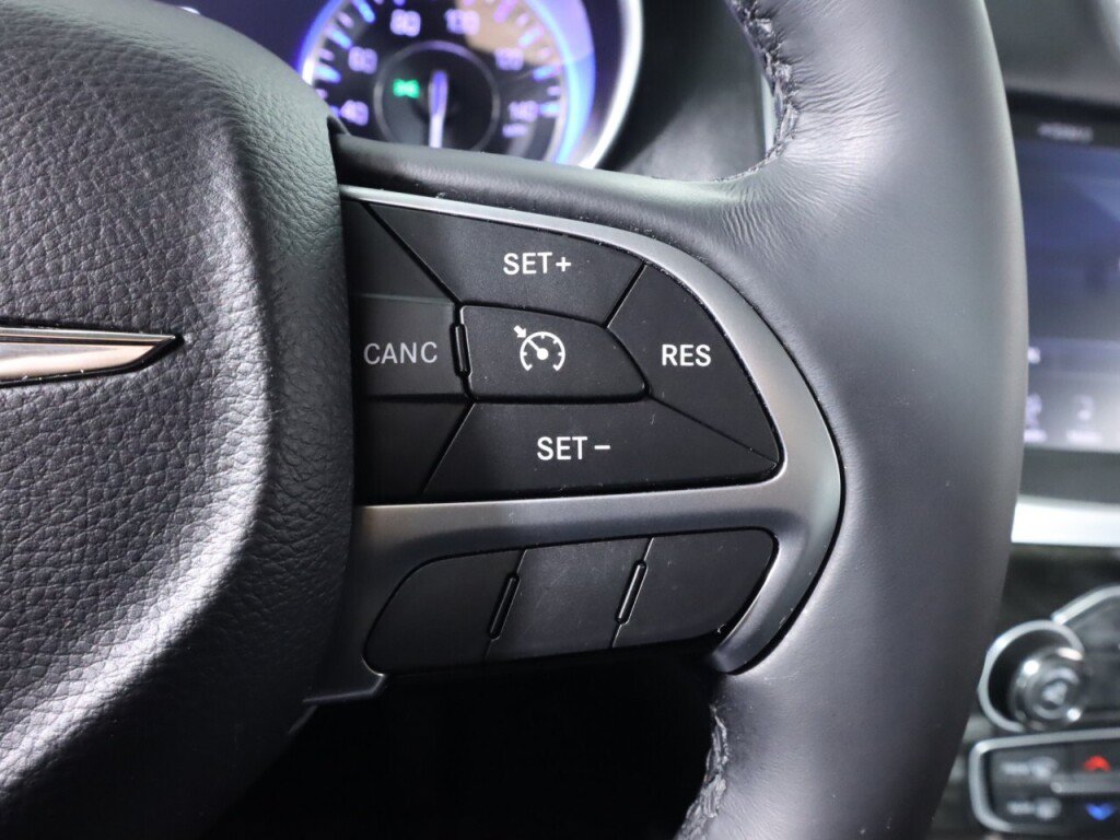 Used 2015 Chrysler 300 Limited RWD image 13