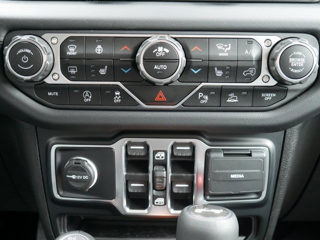 Used 2024 Jeep Wrangler Sahara w/ Technology Group image 23