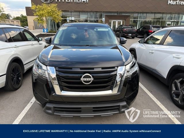 Used 2022 Nissan Pathfinder S FWD image 2