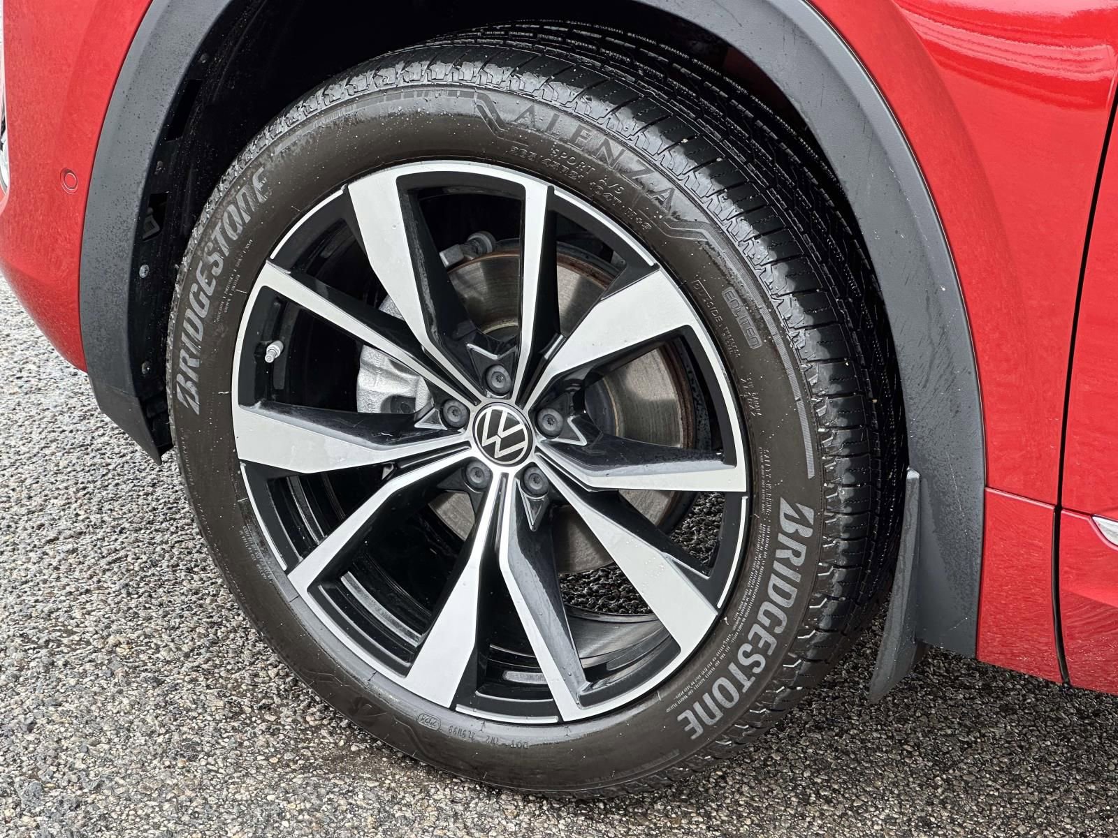 Certified 2025 Volkswagen Atlas SEL Premium R-Line image 7