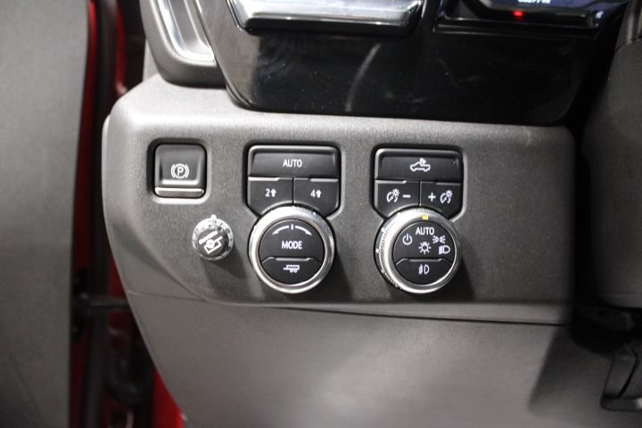Used 2024 GMC Sierra 1500 Elevation w/ LPO, Elevation Black Package AWD/4WD image 43