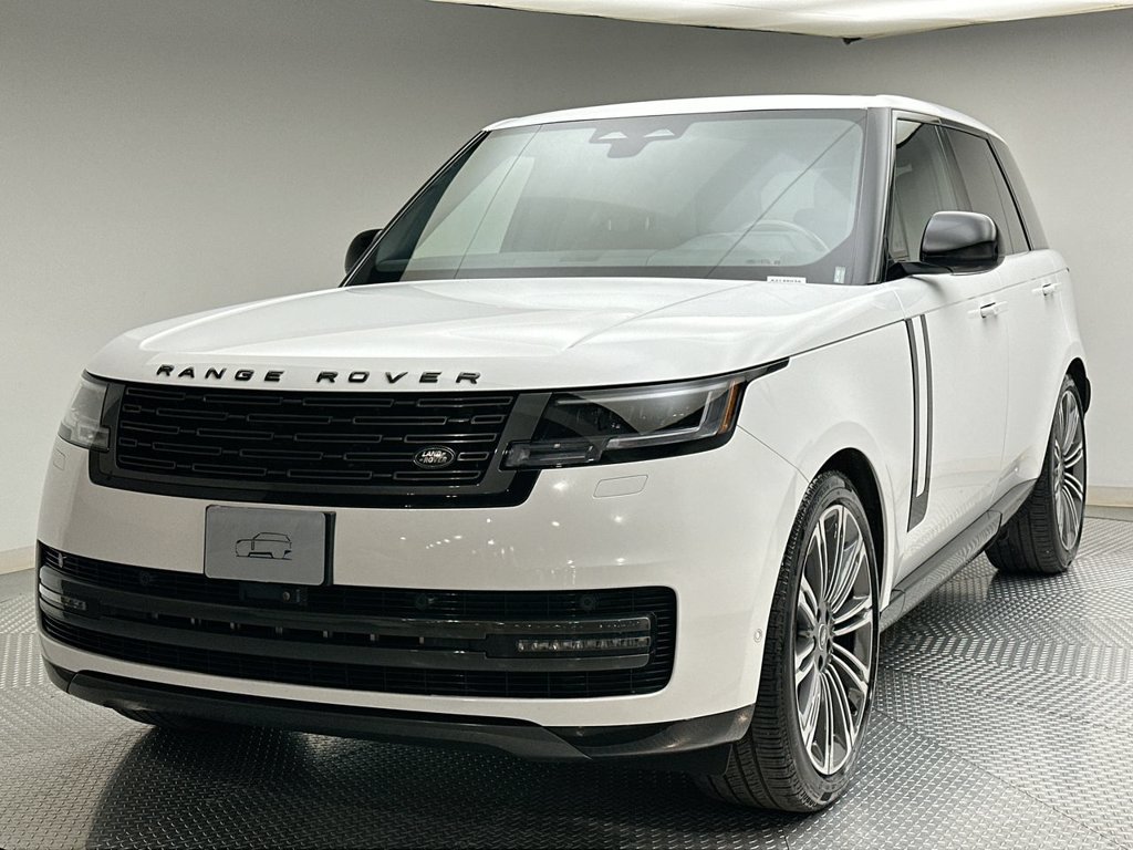 Used 2024 Land Rover Range Rover SE AWD/4WD image 1
