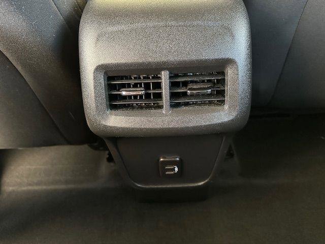 Used 2023 Chevrolet Equinox LT FWD image 17