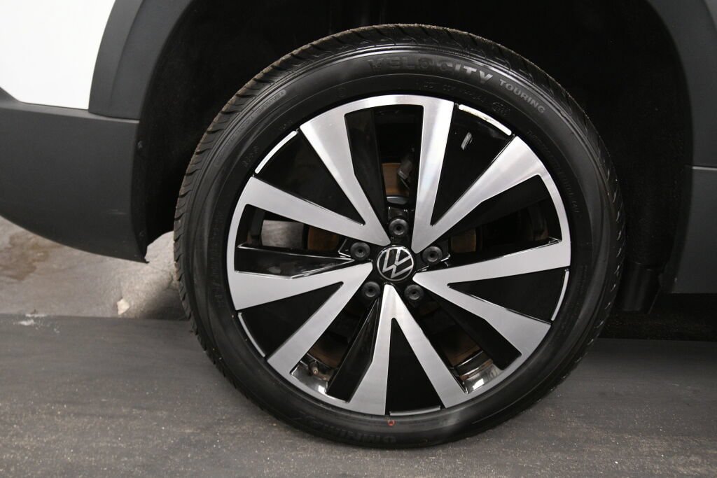 Used 2024 Volkswagen Taos SE FWD image 29