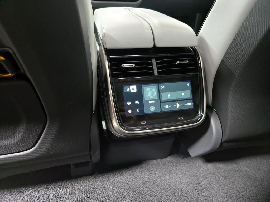 Used 2023 Rivian R1S Launch Edition image 33