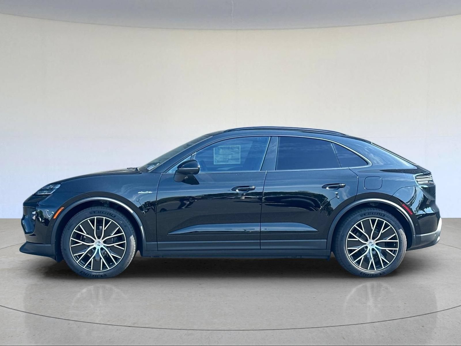 New 2026 Porsche Macan Electric RWD image 2