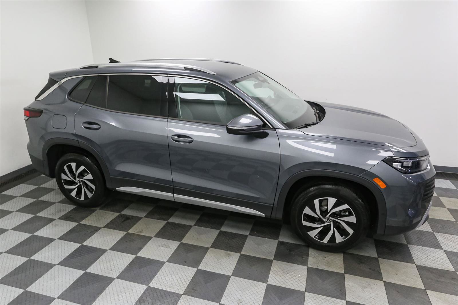 New 2025 Volkswagen Tiguan S image 5