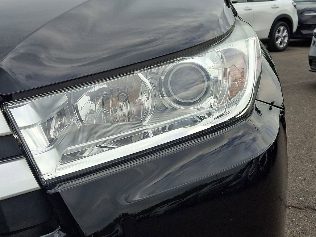 Used 2019 Toyota Highlander XLE AWD/4WD image 9